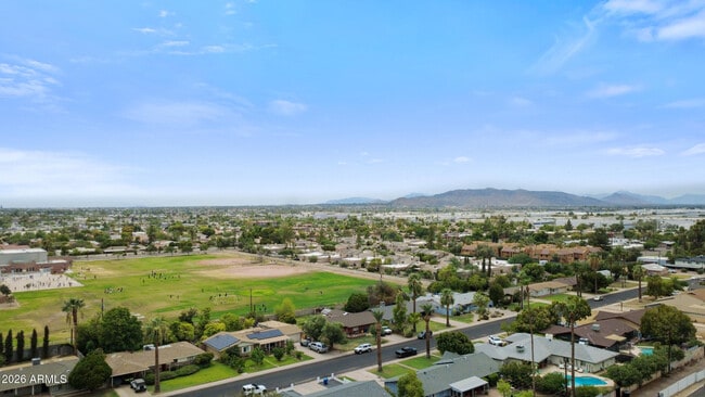 Building Photo - 2045 S Hammond Dr