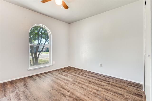 Building Photo - 811 Sunny Slope Dr