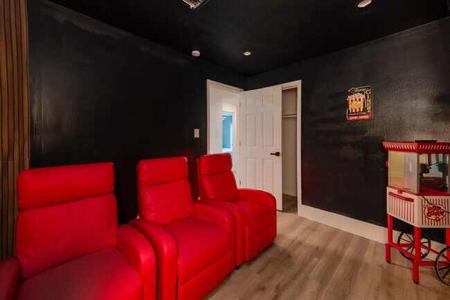 Building Photo - 1775 Harbor Rd