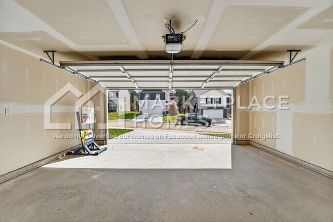 Building Photo - 7661 Belhaven Ln