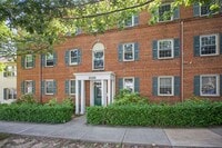 Building Photo - Spacious 2BR/1BA in Rock Creek Gardens!