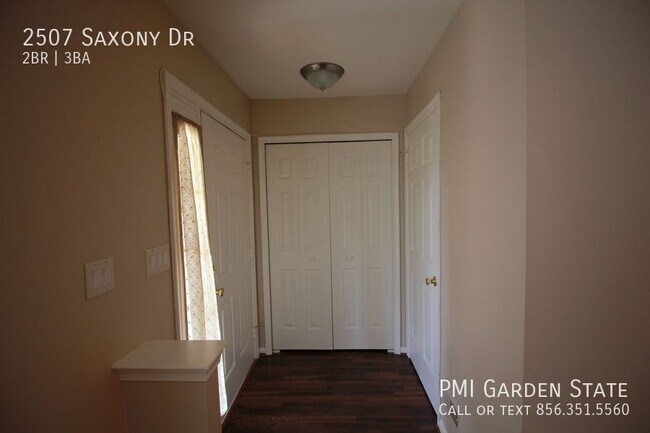 Building Photo - 2507 Saxony Dr