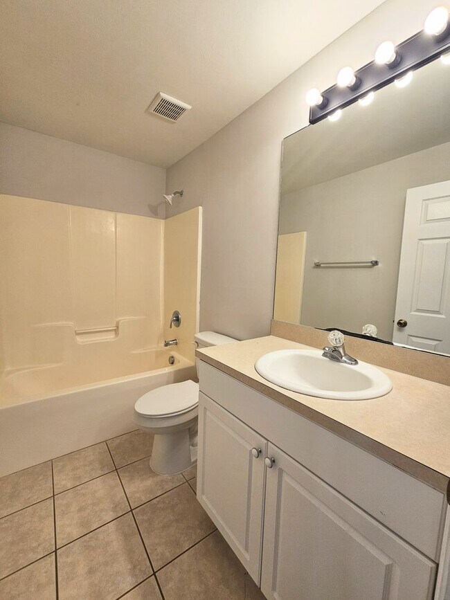 Building Photo - Charming 3-Bedroom Home in Convenient Lehi...
