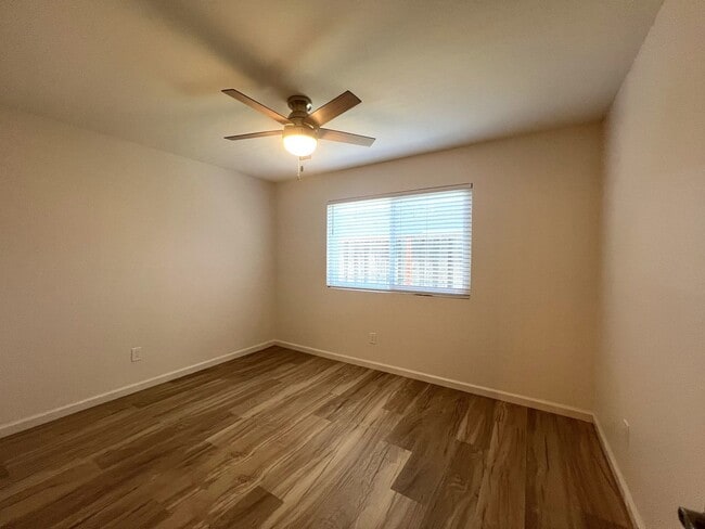 Building Photo - 107 Bond Ave