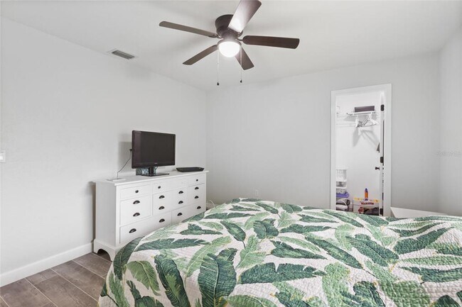 Building Photo - 27401 Voyageur Dr