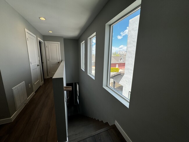 Building Photo - 844 Tijeras Ave NW