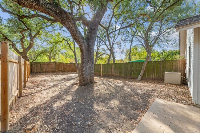 Building Photo - AUS2518 Howellwood