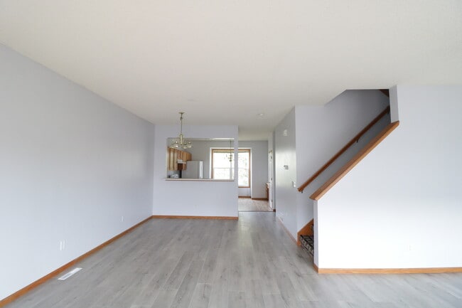 Building Photo - 7860 Old Carriage Ct