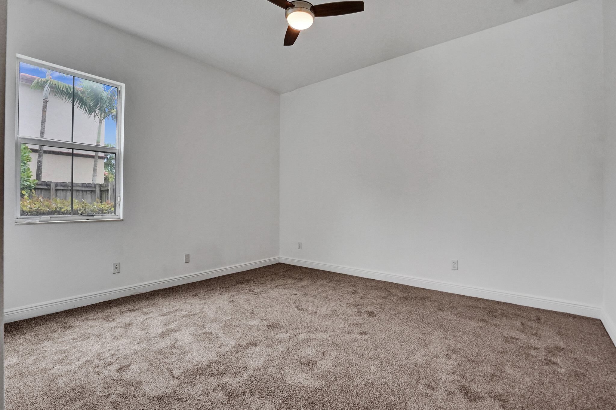 Guest Bedroom 1st floor - 6455 SW 55th Pl