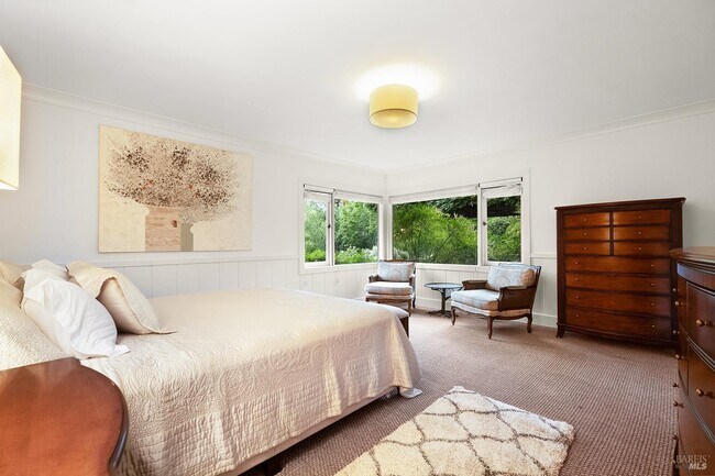 Building Photo - 1244 N Fitch Mountain Rd