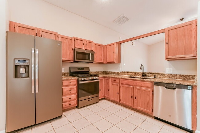 Building Photo - 4166 Shadow Creek Cir