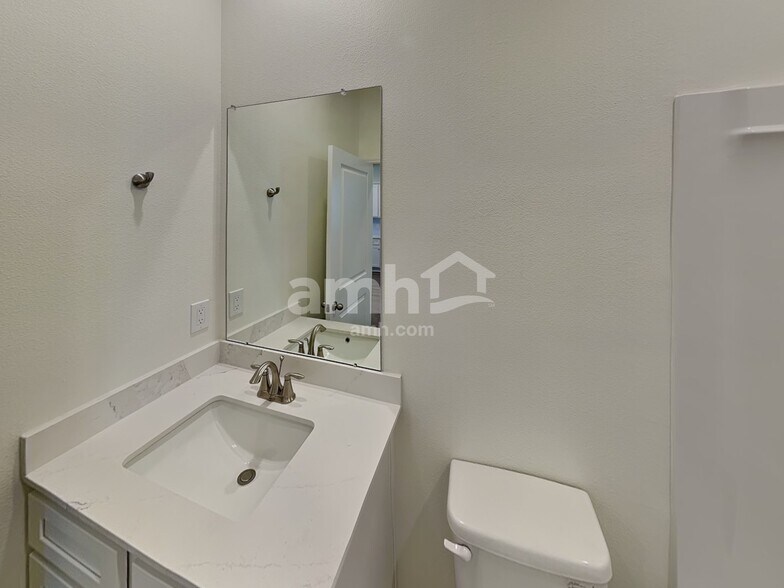 Building Photo - 968 Grafton Ridge Dr