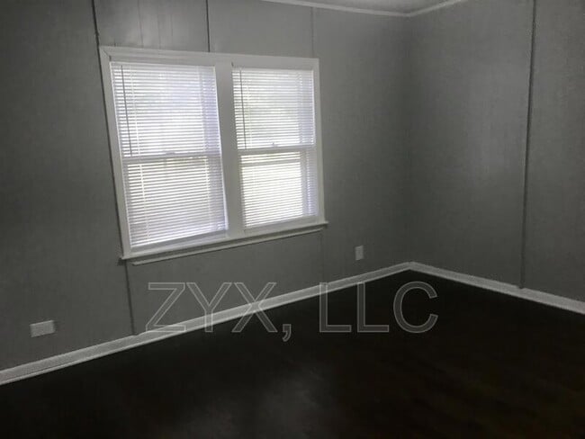Building Photo - 412 N 34th St