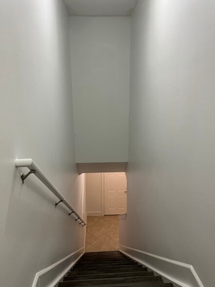 Building Photo - 77 Talon Ct