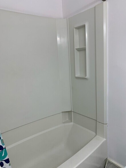 Building Photo - 1652 52nd St SE