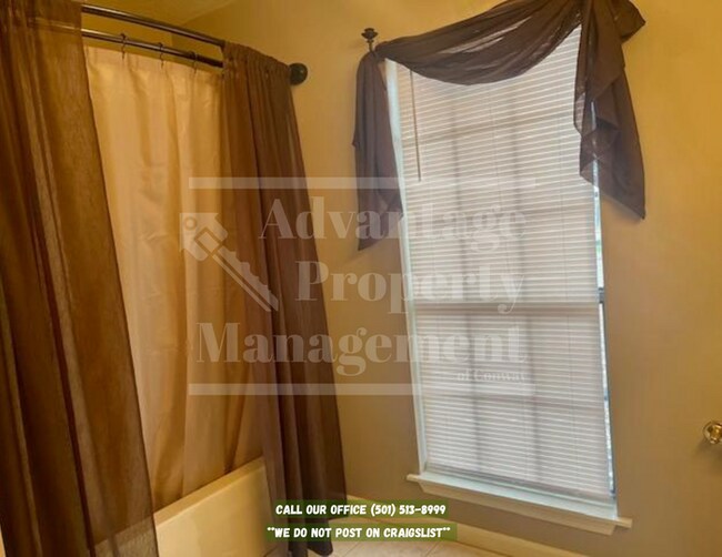 Building Photo - 2250 Pleasant Valley Dr