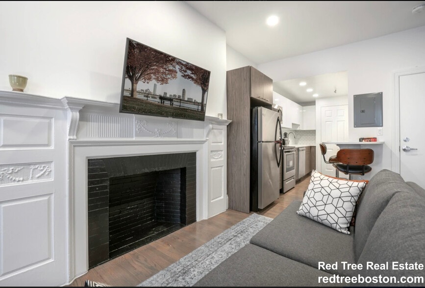 Building Photo - 503 Beacon St