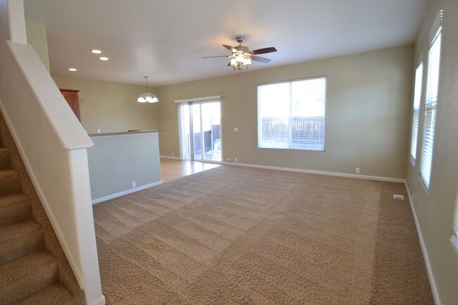 Building Photo - 3 Bed 2.5 Bath in Woodmen Hills w/AC