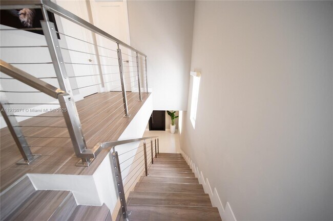 Building Photo - 3651 SW 26th St