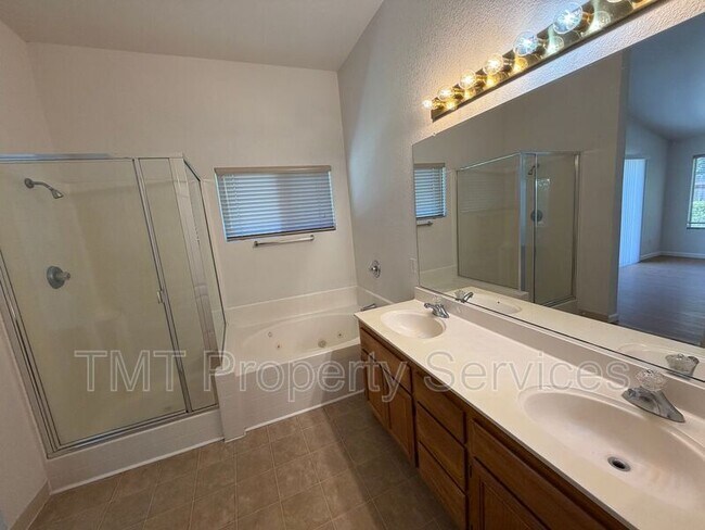 Building Photo - 6413 Noble House Ct
