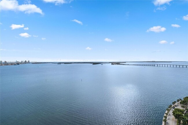 Building Photo - 1331 Brickell Bay Dr