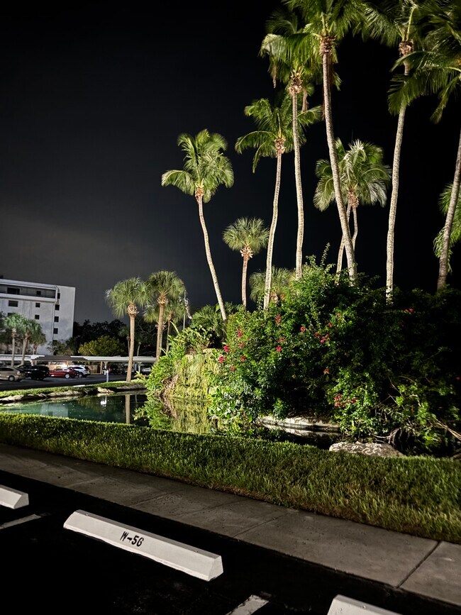 Building Photo - 5855 Midnight Pass Rd