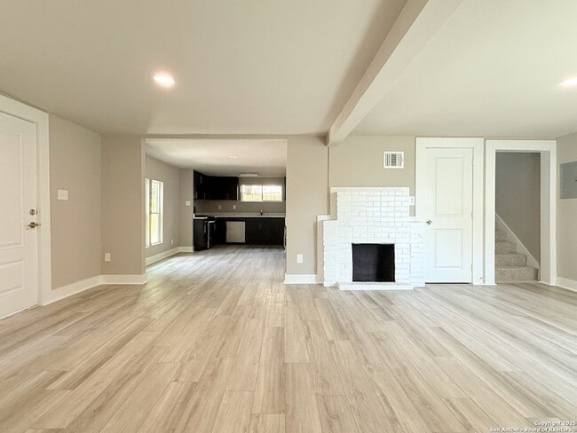 Building Photo - 312 Avondale Ave