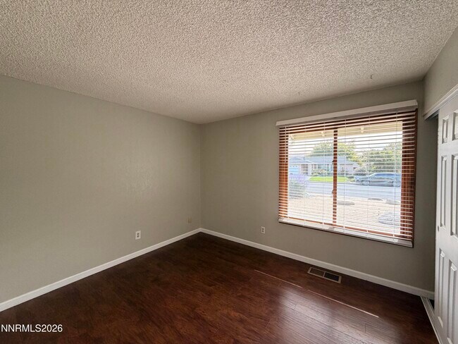 Building Photo - 1076 Palmwood Dr
