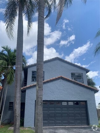 Building Photo - 1062 SW 135th Pl