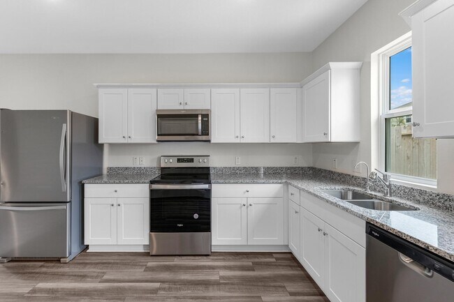 Building Photo - 10006 Tiger Flower Ln