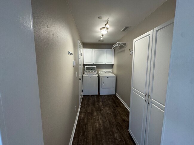 Building Photo - DuPont 4-bedroom, 2.5-bath home with A/C