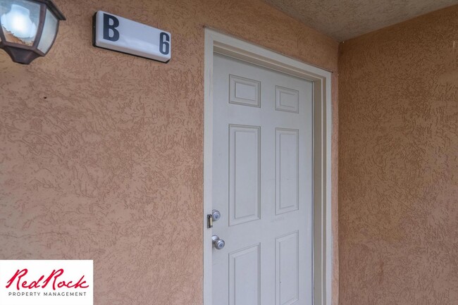 Building Photo - Pet Friendly 2 Bedroom 2 Bathroom Condo.