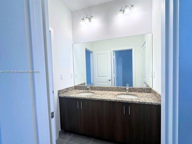 Building Photo - 5277 Marano Dr