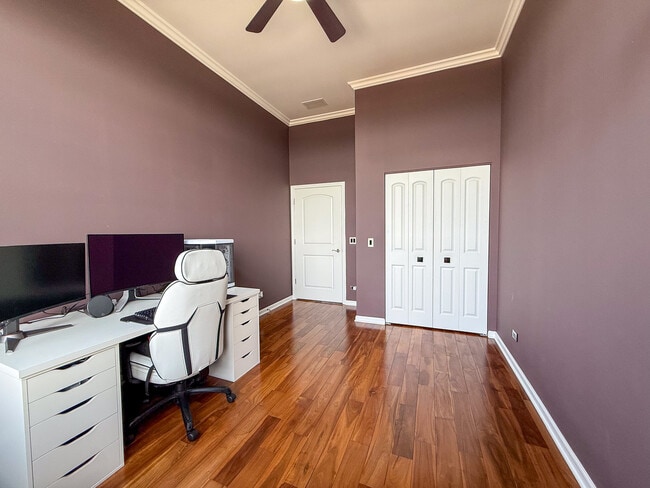 Building Photo - 3954 N Oriole Ave