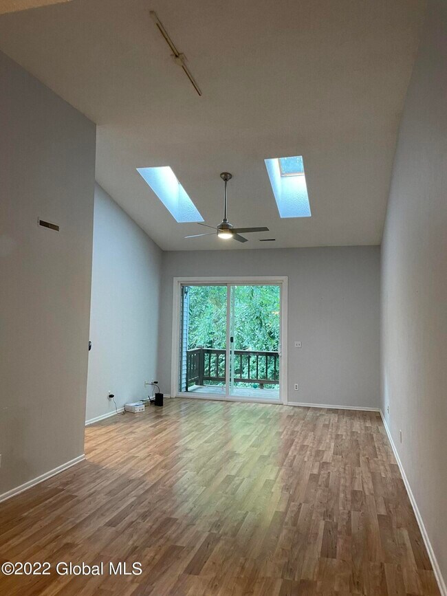 Building Photo - 5106 Forest Point Dr S