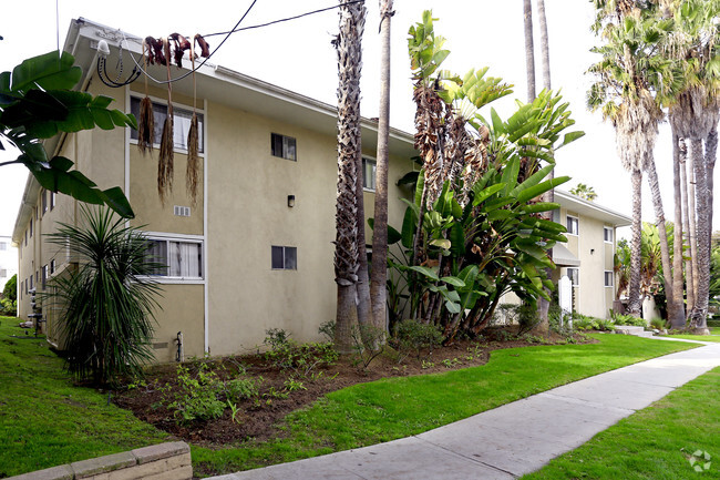 Building Photo - Mai-Tai Apartments