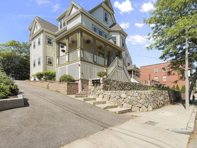 Building Photo - 15 Millmont St