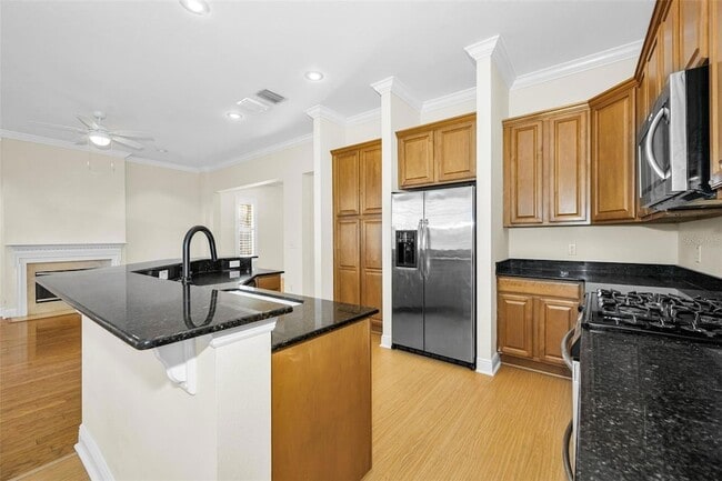 Building Photo - 924 Hemingway Cir