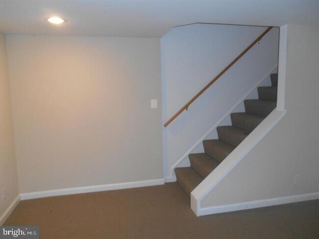 Building Photo - 3435 S Stafford St