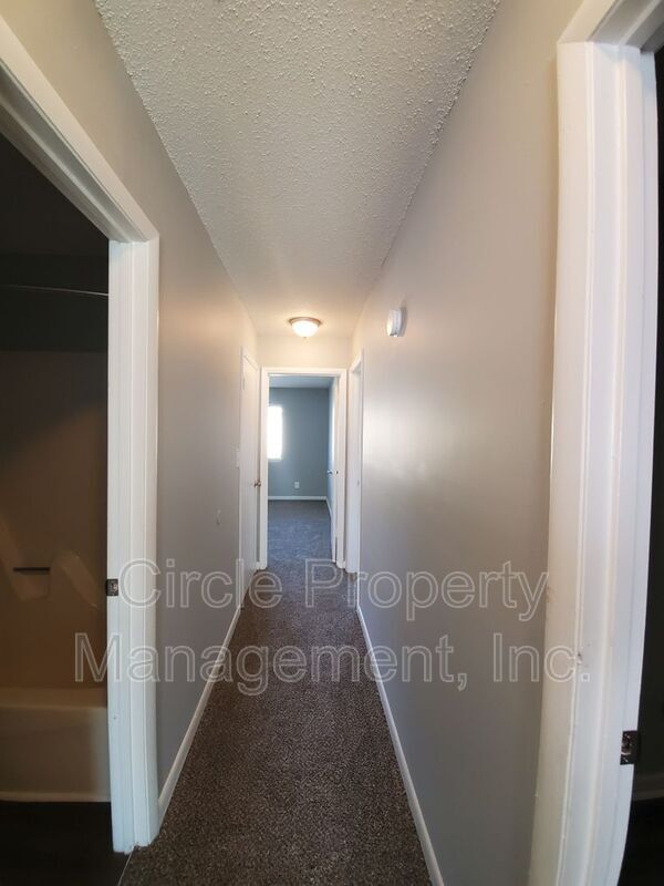 Building Photo - 2021 Highridge Dr SW