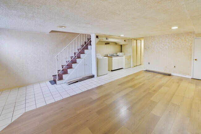 Building Photo - 2019 S Etting St