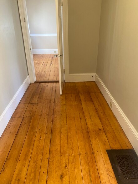 Primary Photo - 55 Rindge Ave