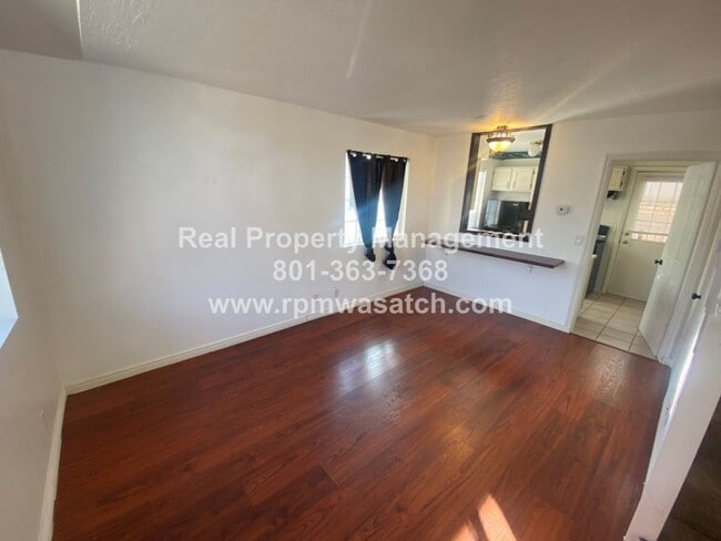 Building Photo - Cozy 1 bedroom loft townhome in Kearns