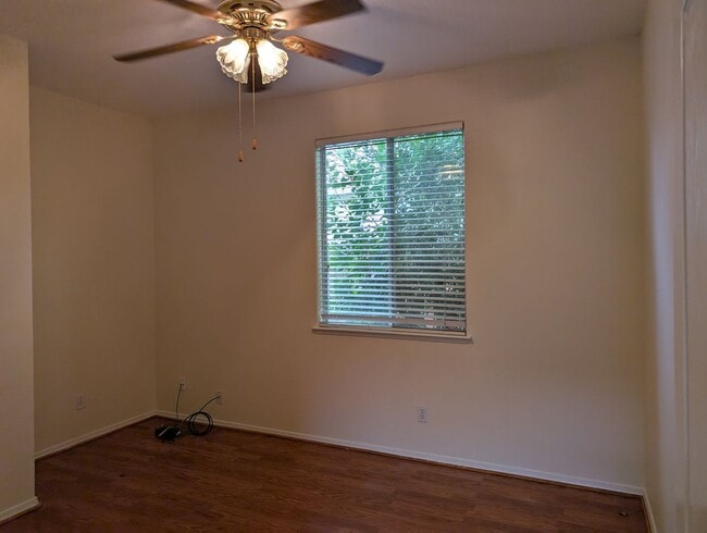Building Photo - Wonderful 4 bedroom home in Clovis offerin...