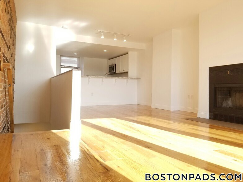 Building Photo - 40 Medford St