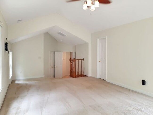 Building Photo - Single Family Home with 2 Car Garage Deck ...