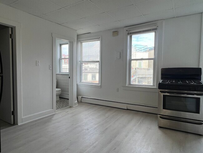 Building Photo - 298 NEWARK Ave