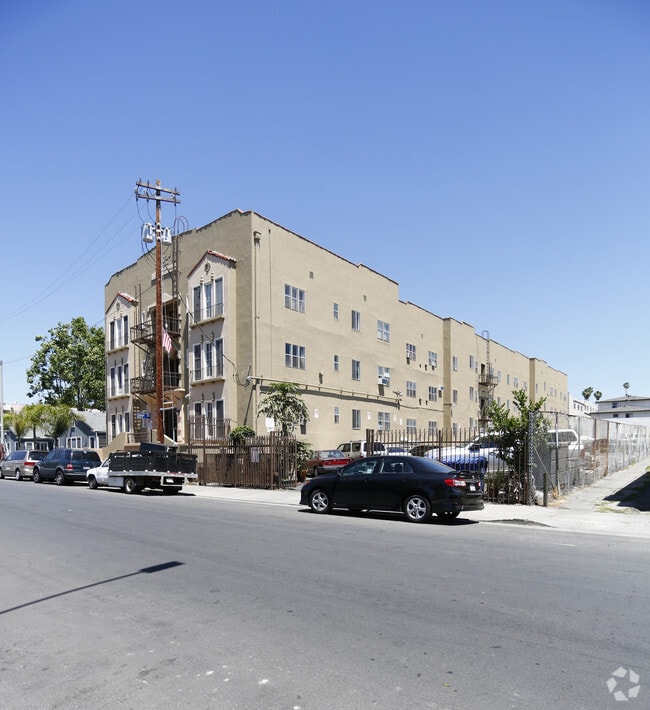 Building Photo - 560 N. Kingsley