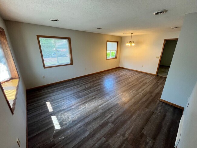 Building Photo - 1140 Glenn Pl