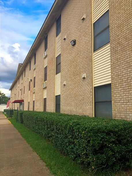 Primary Photo - 122 Kickapoo St